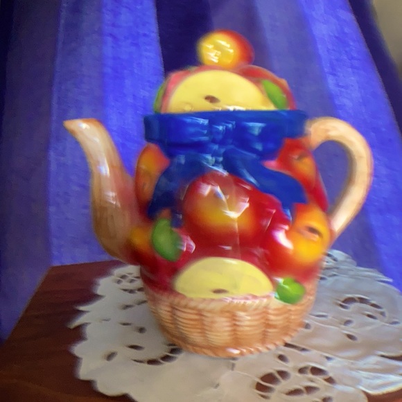 Vintage Apples in basket ceramic tea pot - Picture 5 of 8